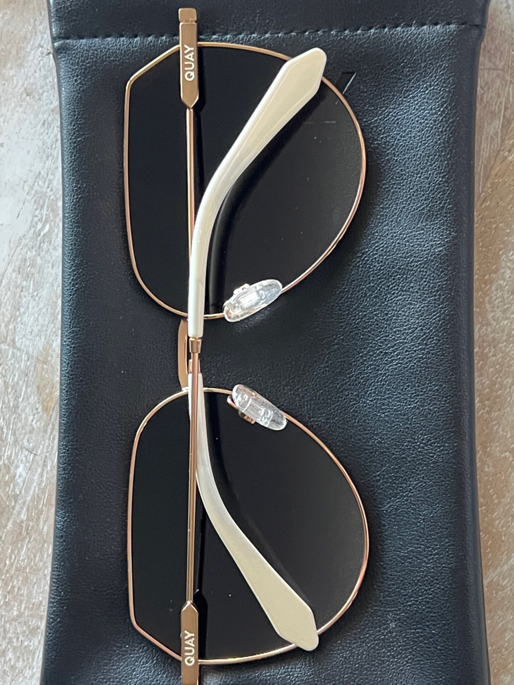 🆕 Quay Main Character White/Gold Sunglasses (paperwork, case, cleaning rag) - Picture 6 of 17